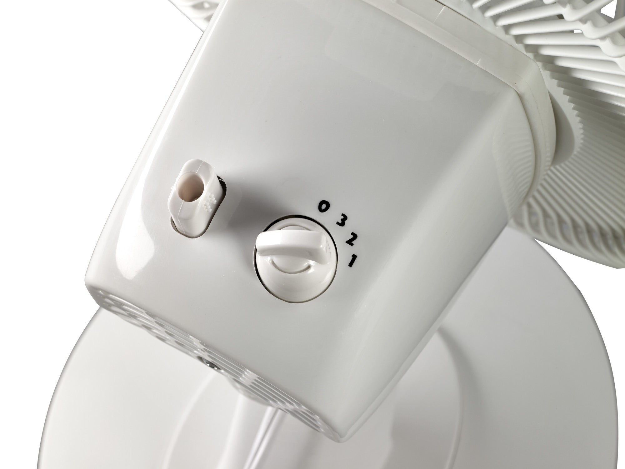 Lasko 12 Table Fan: Oscillating. 3-Speed. Tilting Head. White - Image 4