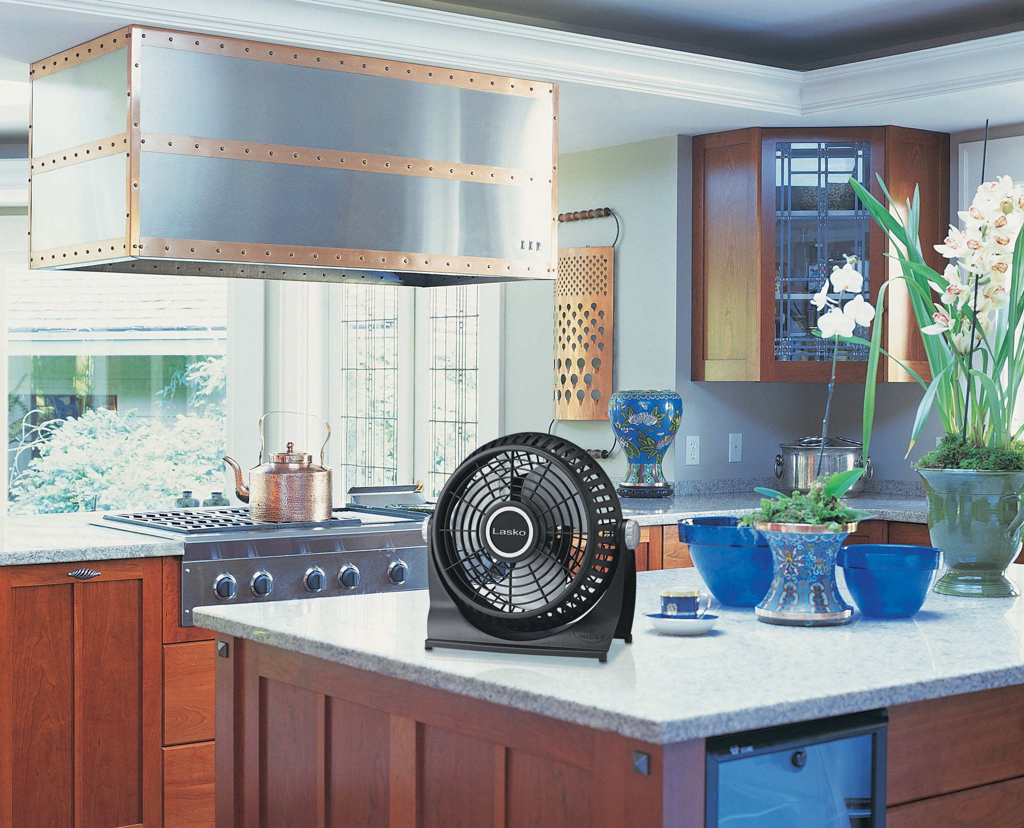 Lasko Breeze Machine 8 Desk Fan: 2-Speed. Pivoting. Black - Image 8